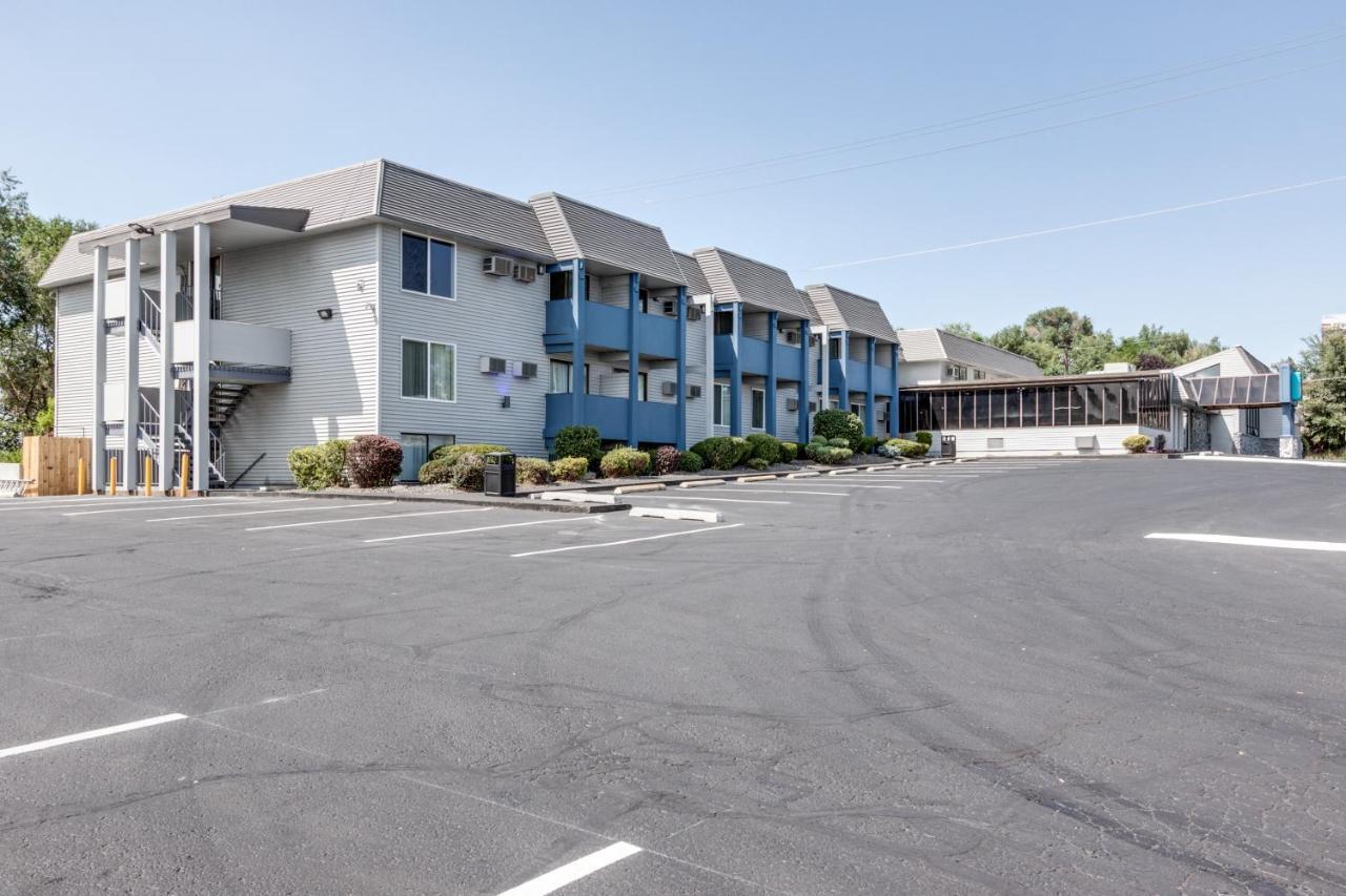 Days Inn & Suites by Wyndham Spokane Eksteriør bilde