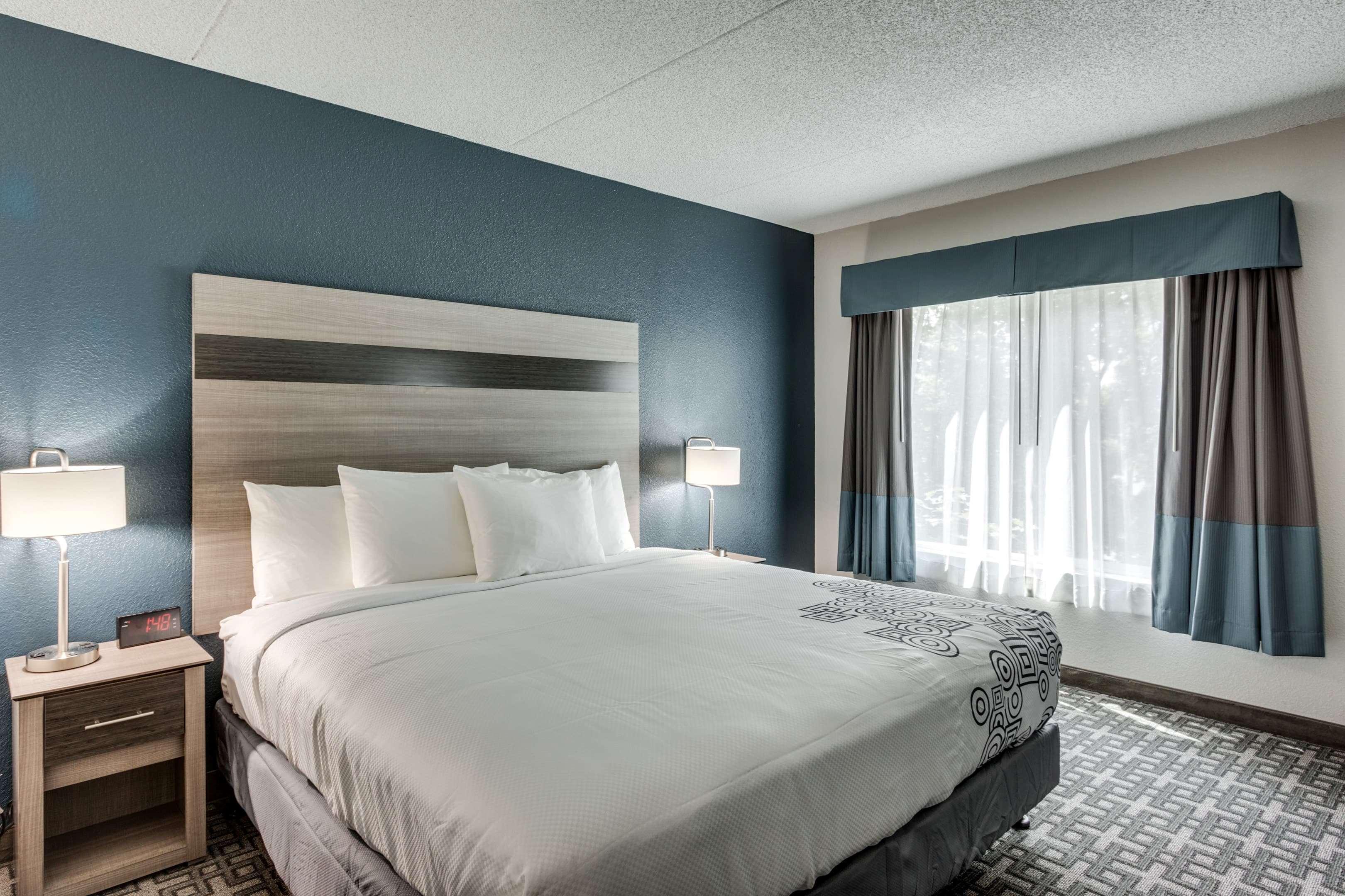 Days Inn & Suites by Wyndham Spokane Eksteriør bilde