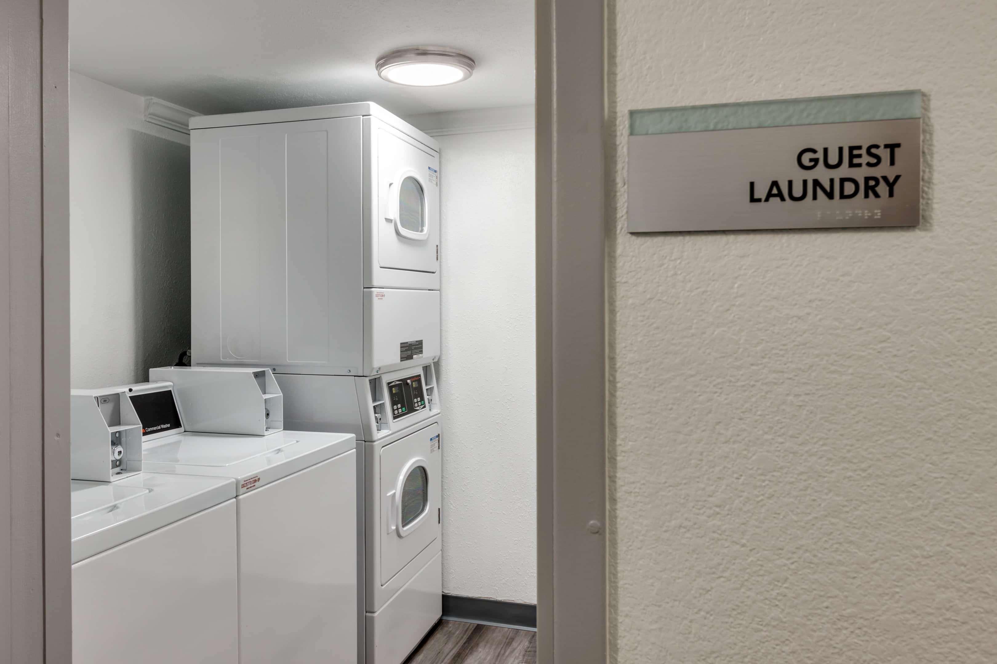 Days Inn & Suites by Wyndham Spokane Eksteriør bilde