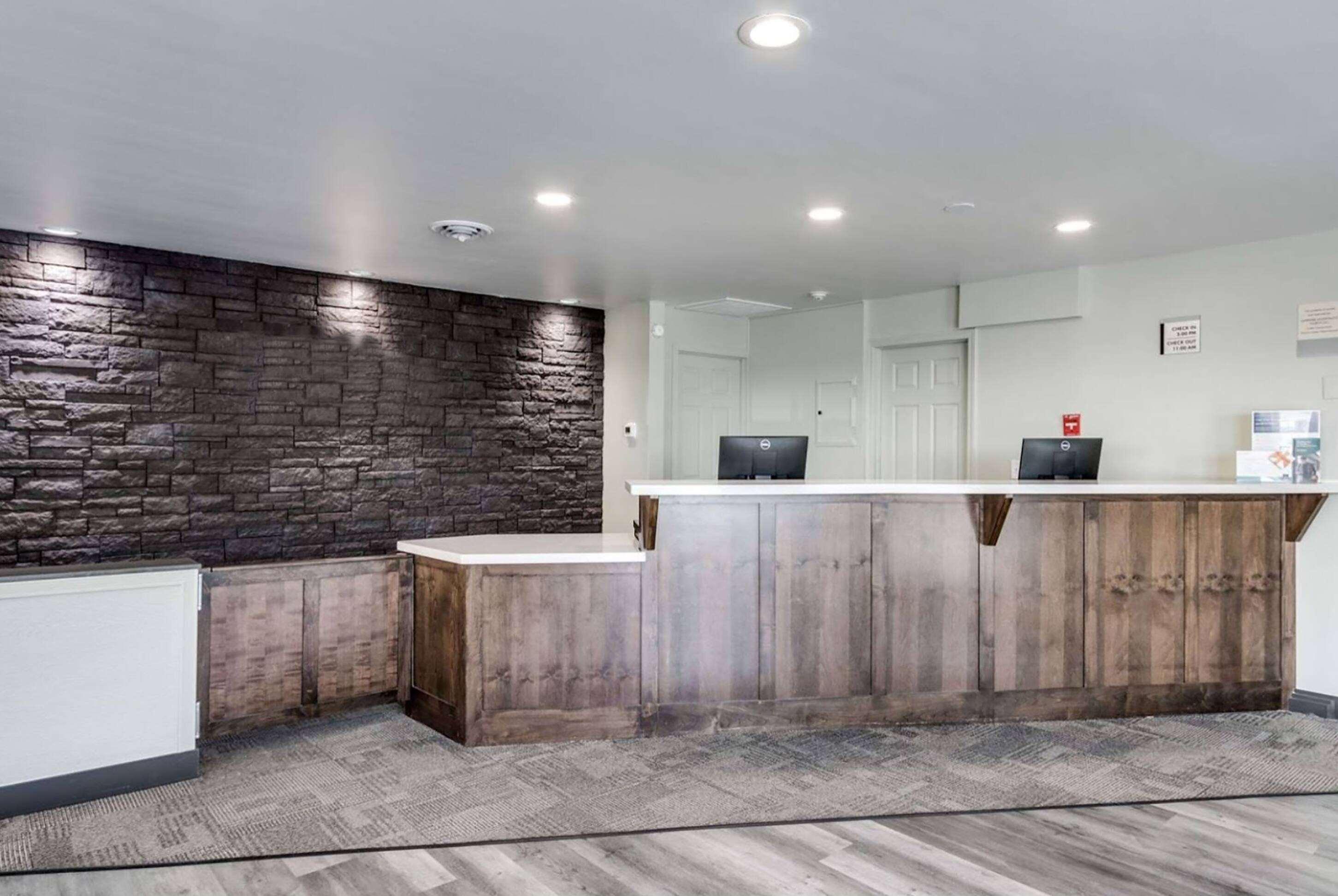 Days Inn & Suites by Wyndham Spokane Eksteriør bilde
