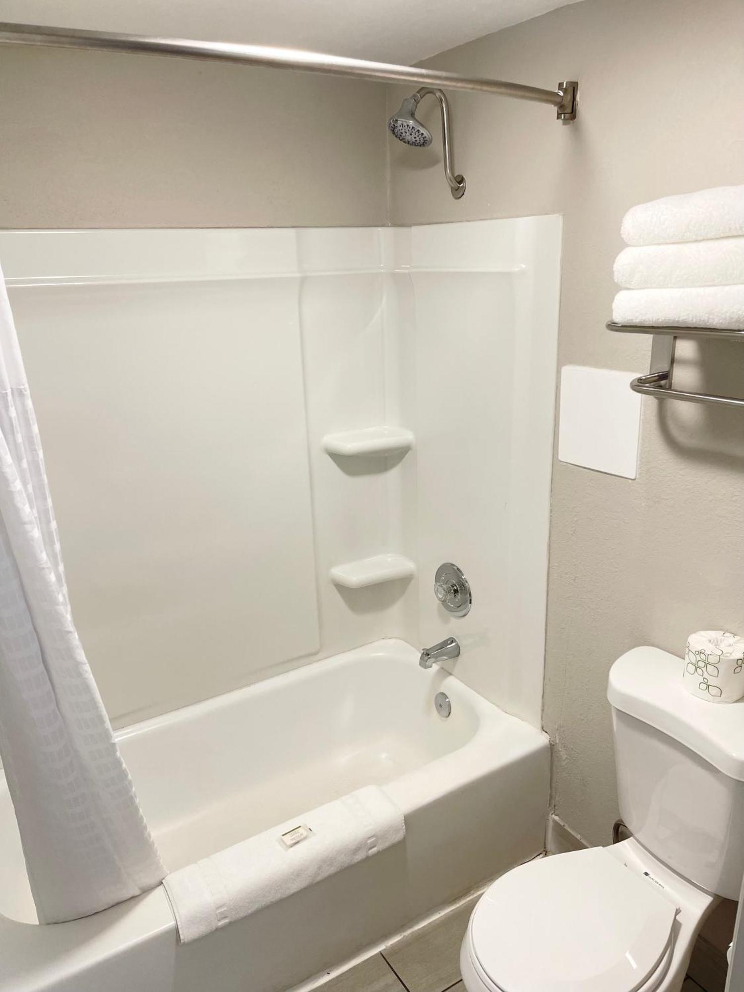Days Inn & Suites by Wyndham Spokane Eksteriør bilde