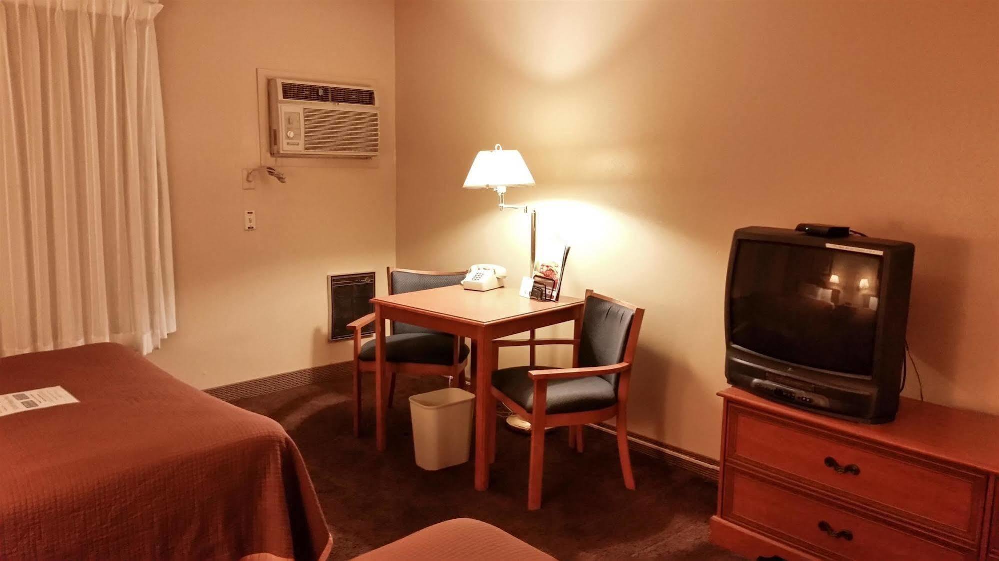 Days Inn & Suites by Wyndham Spokane Eksteriør bilde